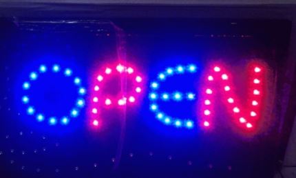 Papan LED Open